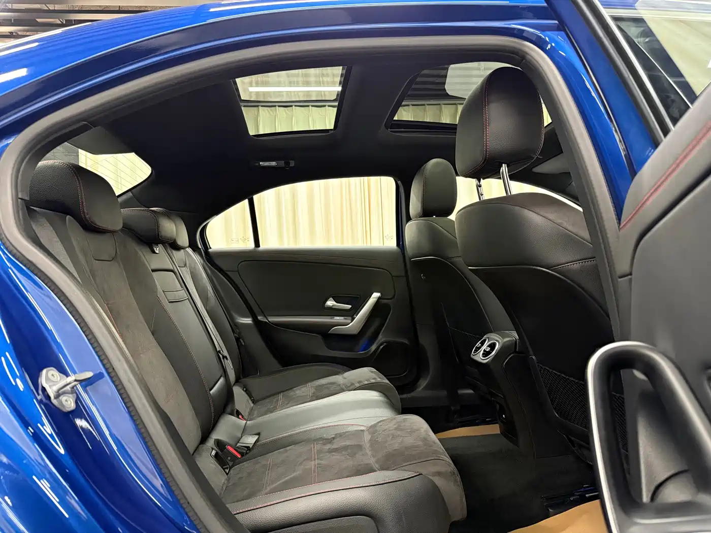 Mercedes-Benz A-Class 2024 A 200 L Fashion Edition фото 14