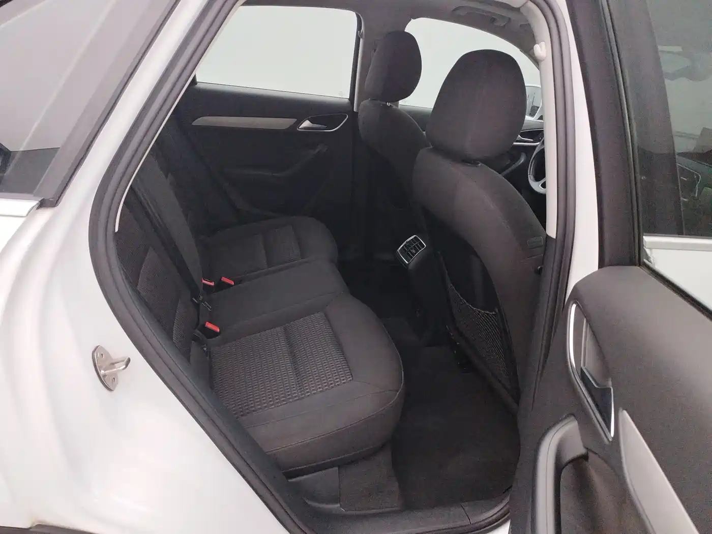 Audi Q3 2015 35 TFSI Millionth Anniversary Intelligent Leader фото 12