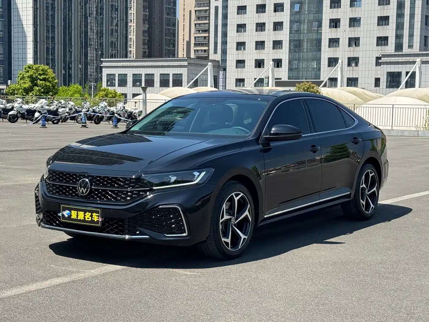 Volkswagen Passat 2025 Outstanding 330TSI Starlight Elite Edition