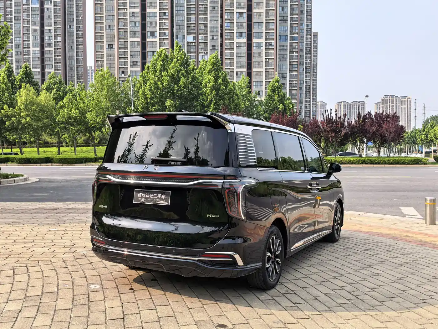 Hongqi HQ9 2023 2.0T Smart Connect Flag Enjoy Edition фото 29