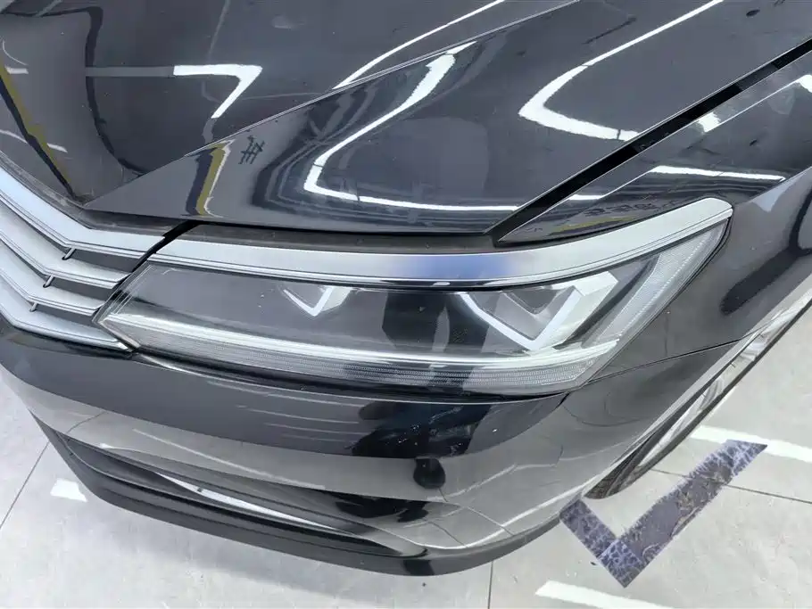 Volkswagen Passat 2016 330TSI DSG Honor Edition фото 5