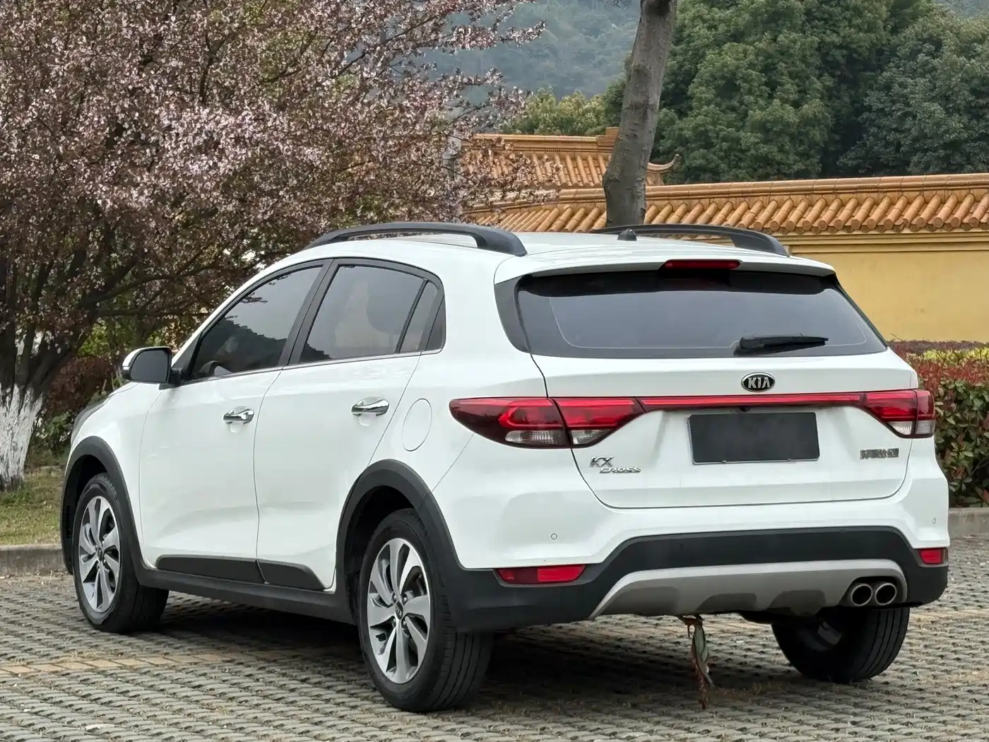 KIA KX CROSS