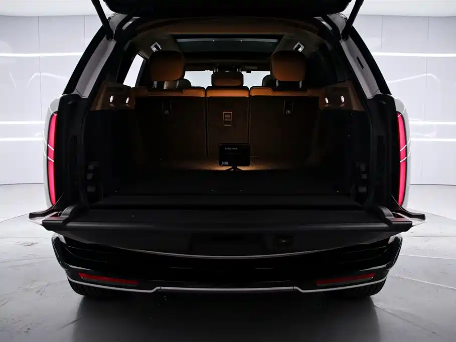 Land Rover Range Rover 2023 3.0 L6 360PS Golden Age Edition фото 15