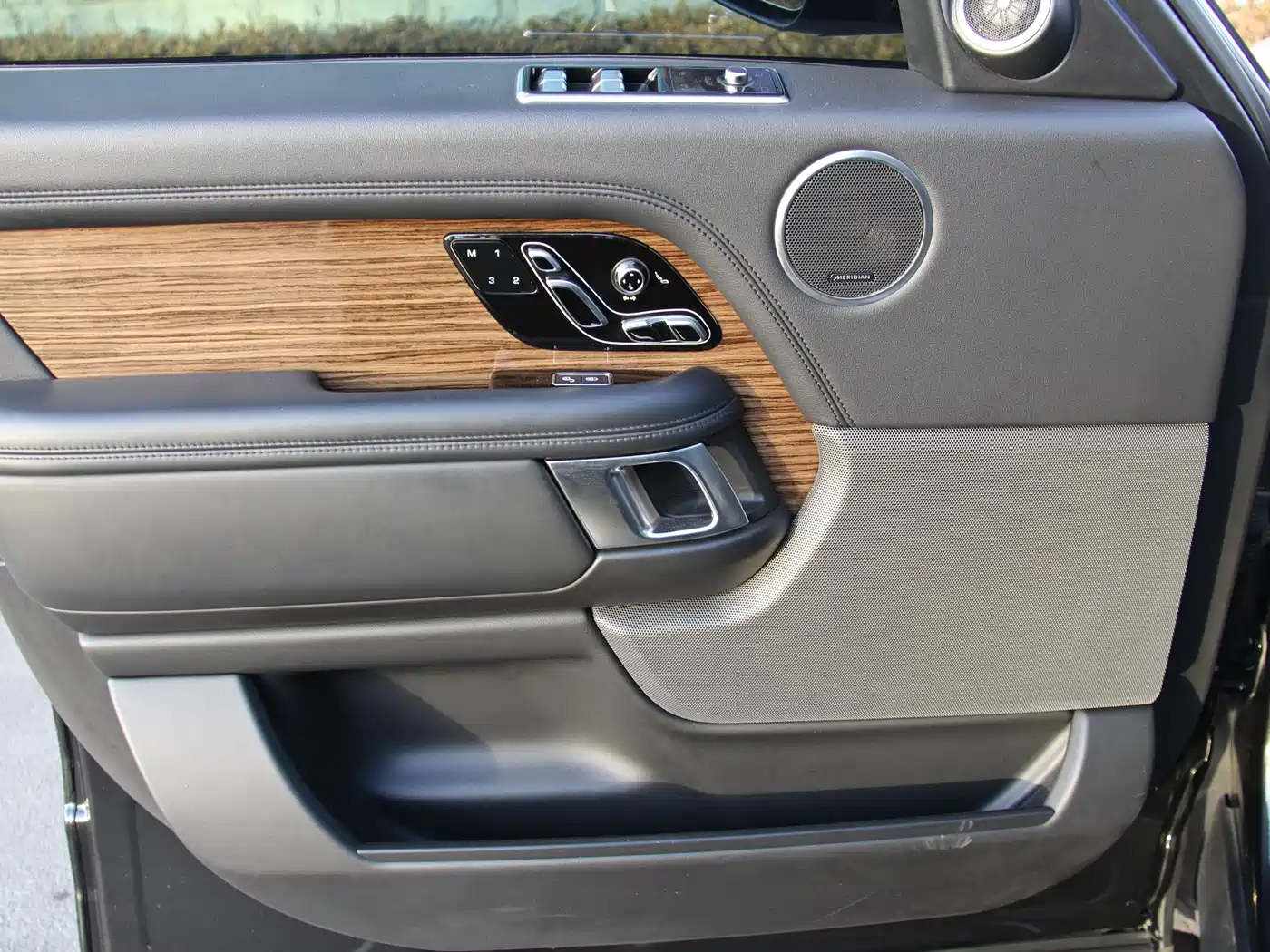 Land Rover Range Rover 2019 3.0 SC V6 Heritage Extended Edition фото 10