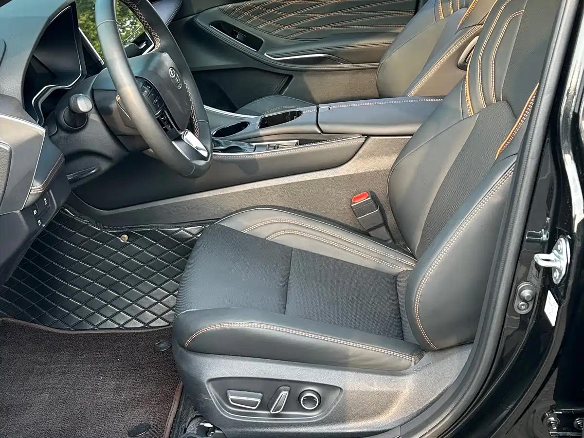 Toyota Avalon 2024 Hybrid 2.0L Luxury Edition фото 6