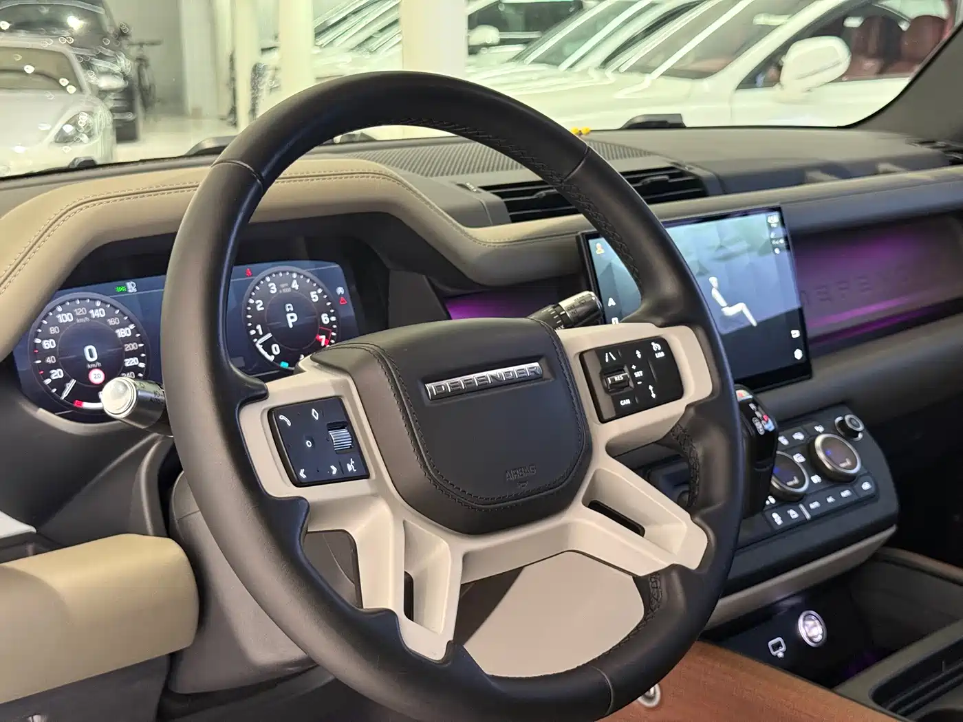 Land Rover Defender 2022 110 P400 X-DYNAMIC HSE фото 5