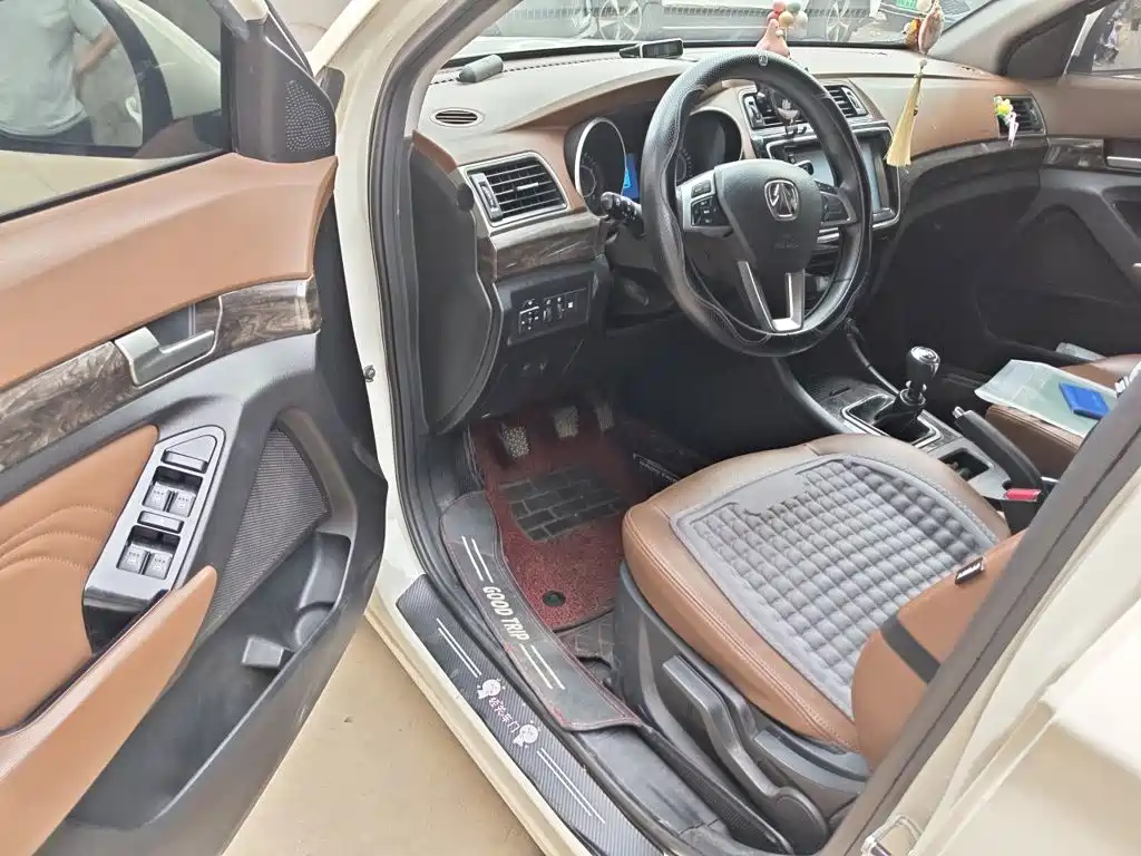 BAIC Weiwang S50 2016 2016 1.5T Manual LeDong Luxury