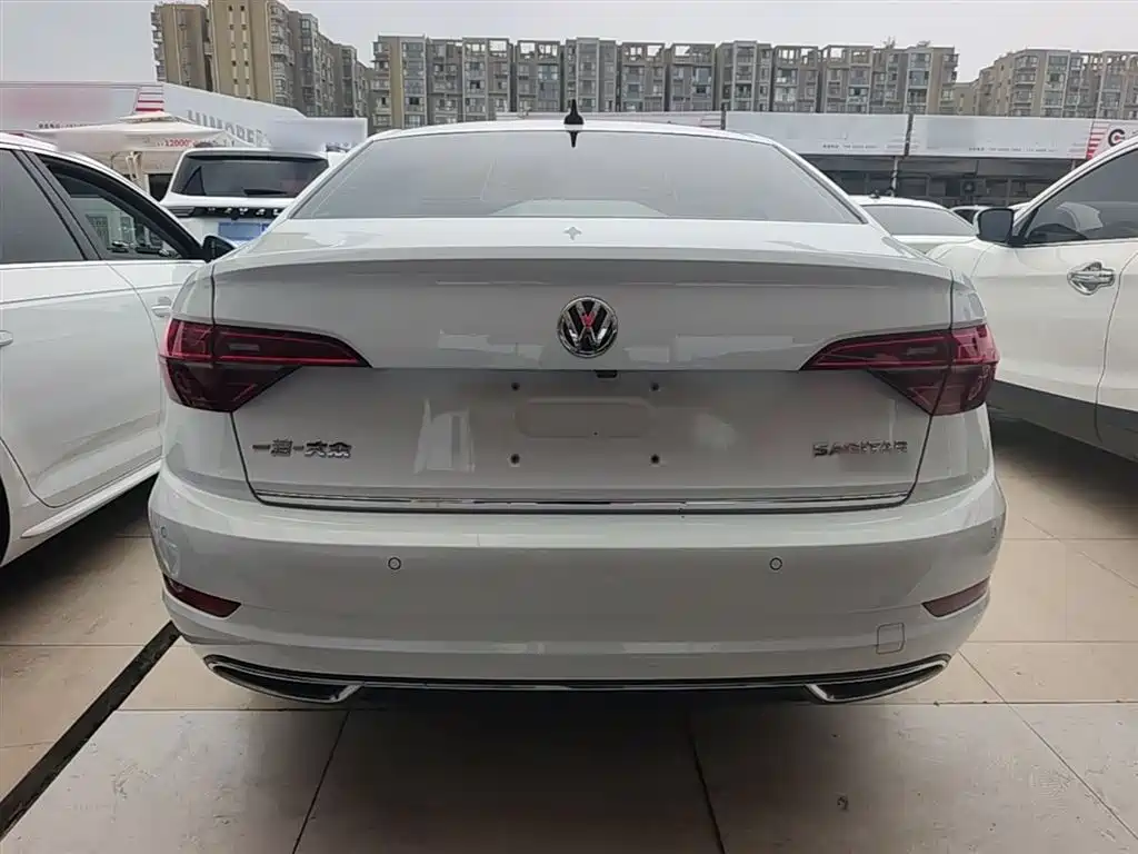 VOLKSWAGEN SAGITAR