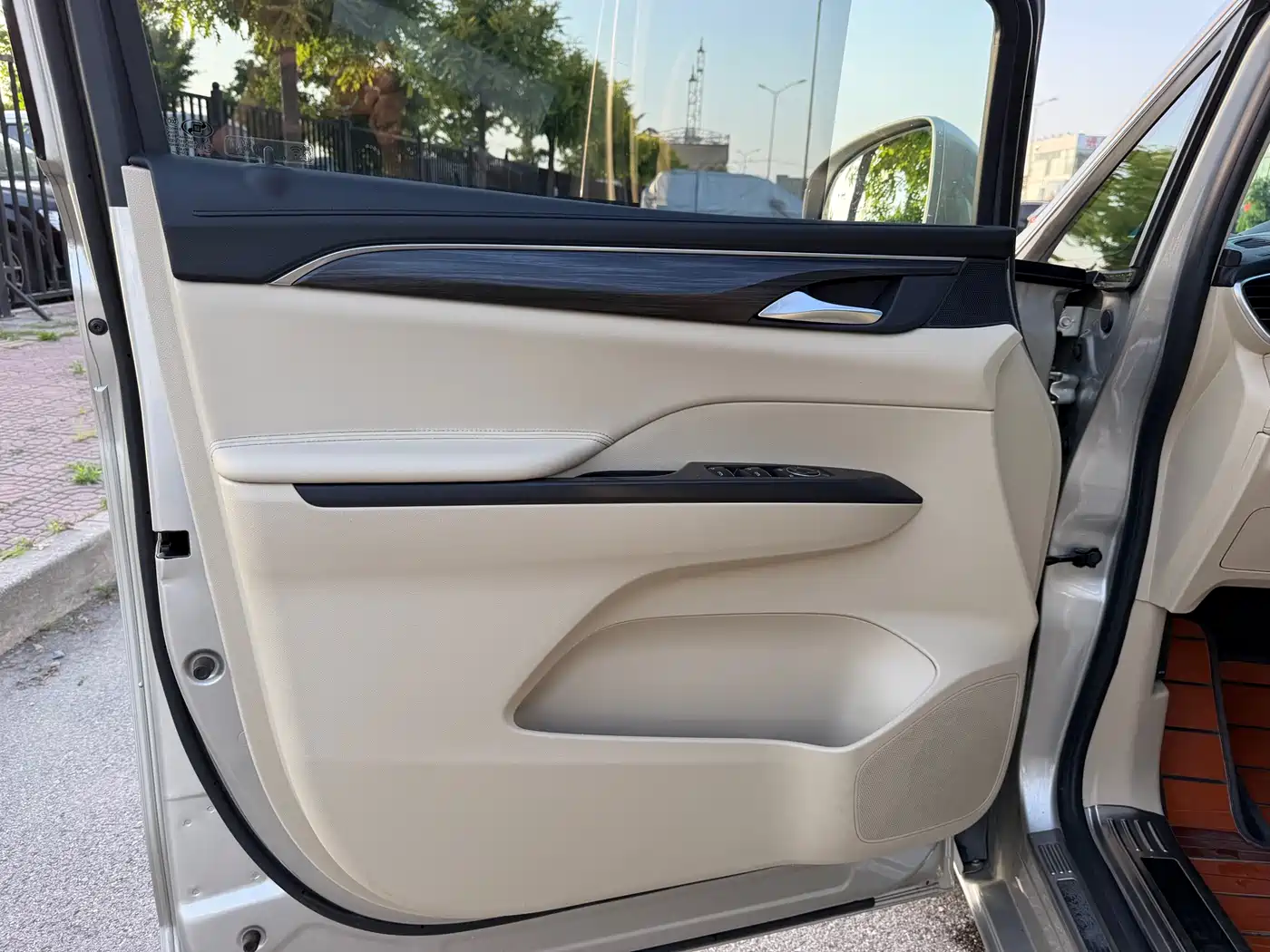Buick GL8 2023 ES Landmaster Exclusive фото 10