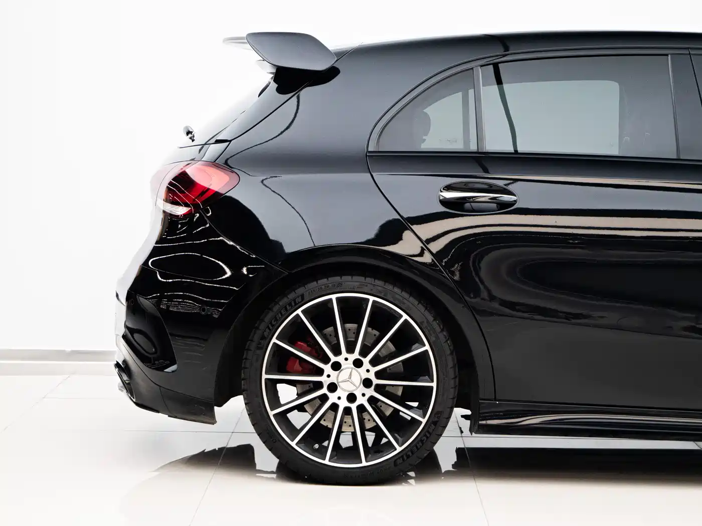 Mercedes-Benz A-Class AMG 2020 AMG A 35 L 4MATIC фото 5