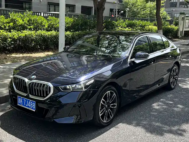 BMW 5 Series 2025