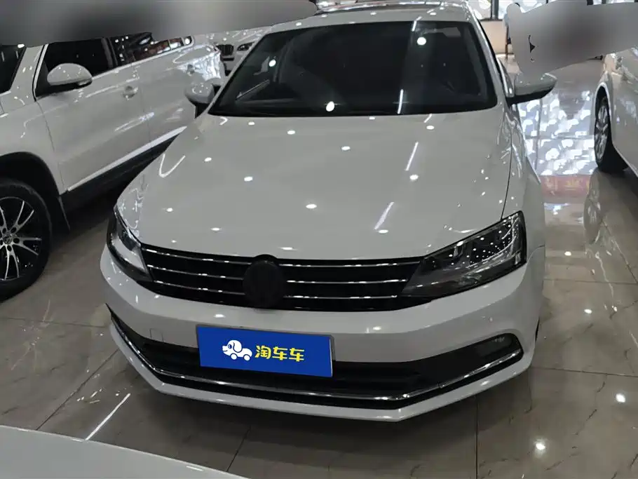 Volkswagen Sagitar 2015 230TSI Automatic Comfort фото 2