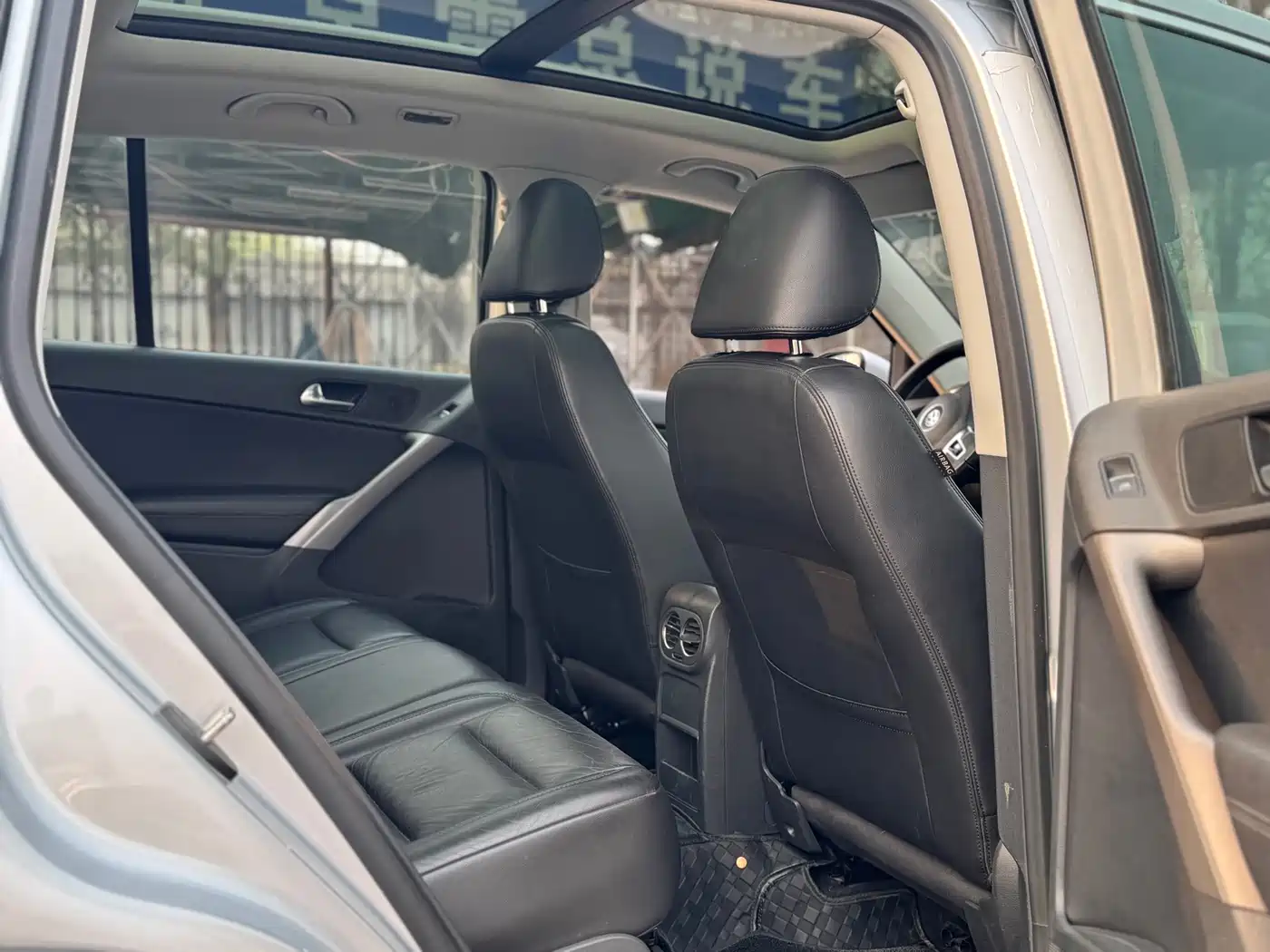 Volkswagen Tiguan 2012 2.0TSI Automatic 4WD Elite Edition фото 7