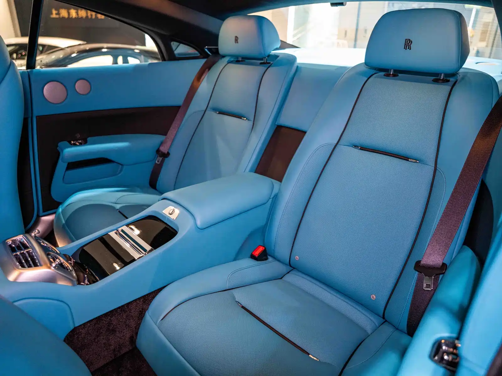 Фото 20 - Rolls-Royce Wraith