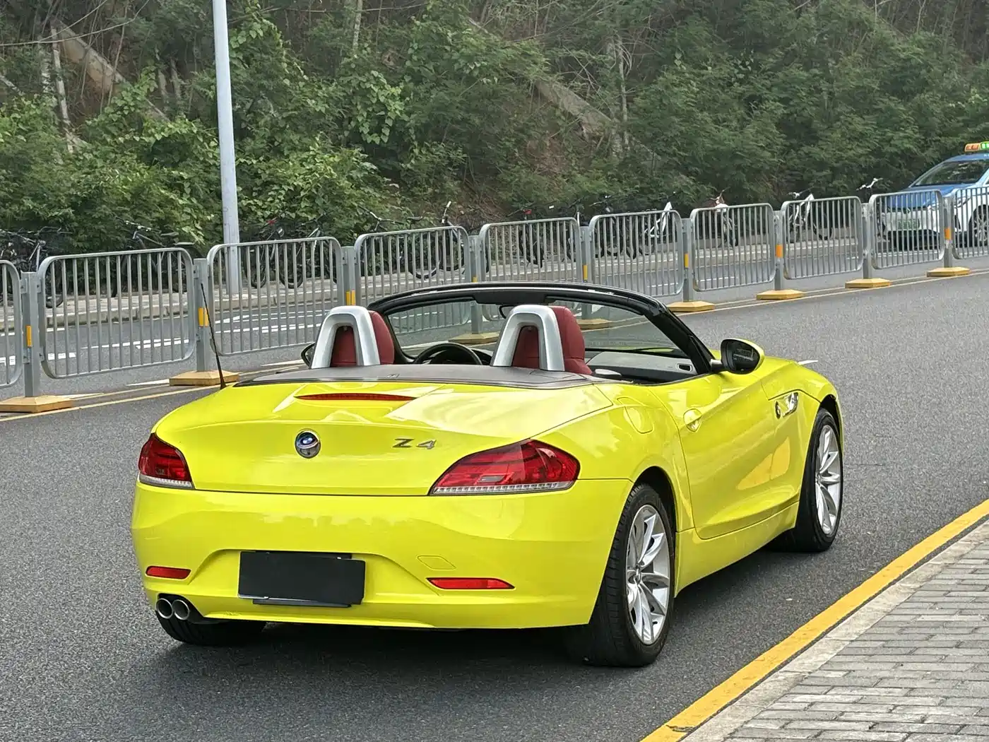 BMW Z4 2013 sDrive20i Leading фото 15