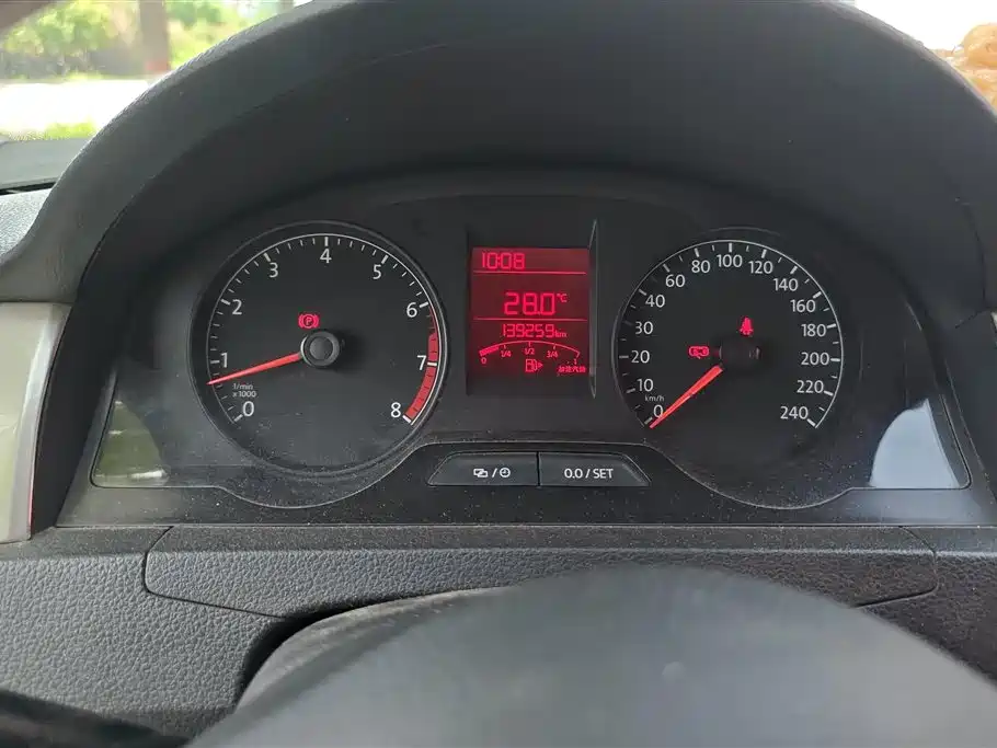 Volkswagen Santana 2015 1.6L Manual Trend Edition фото 14
