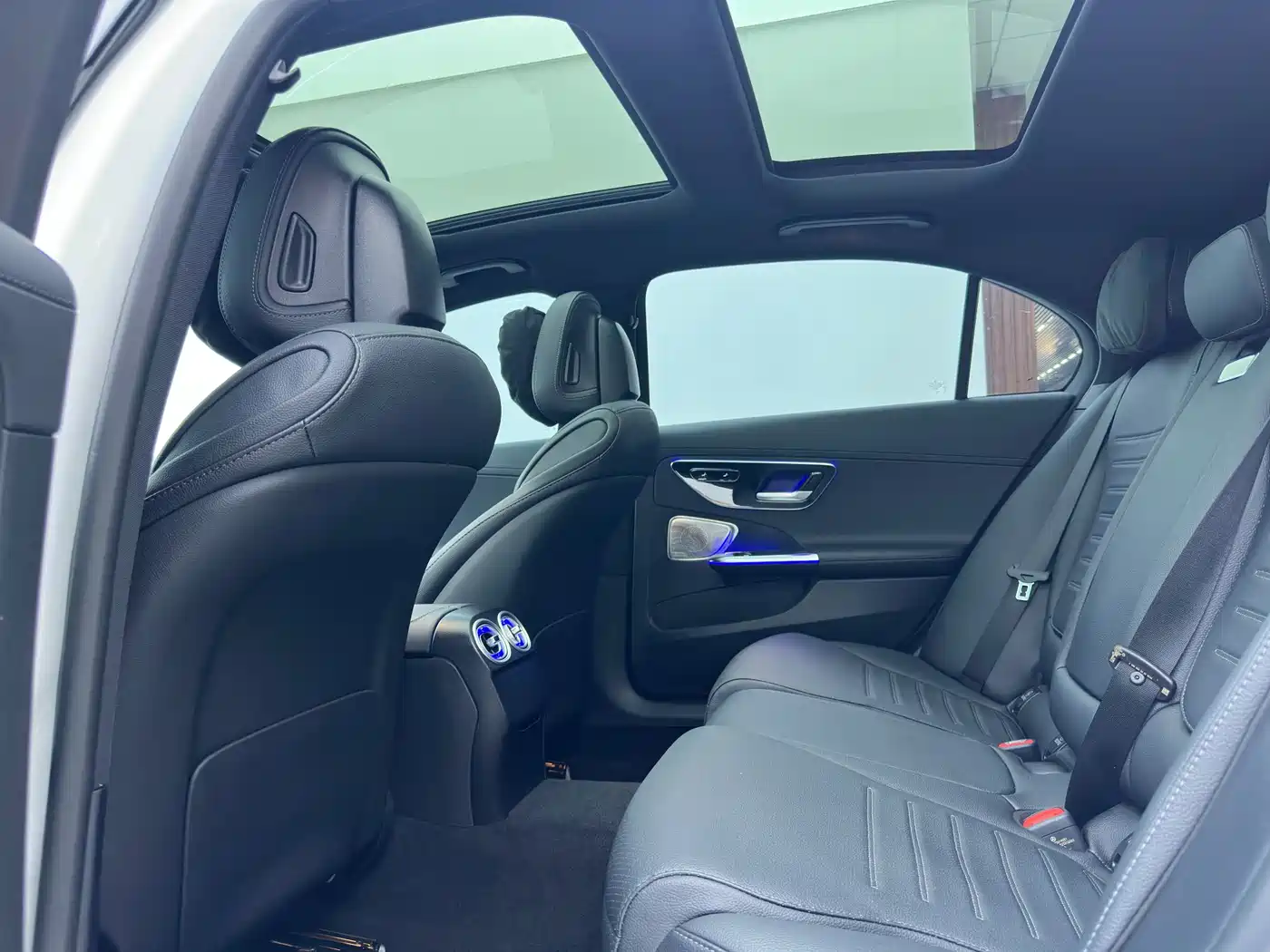 Mercedes-Benz C-Class 2025 Facelift C 260 L Sport Edition фото 6