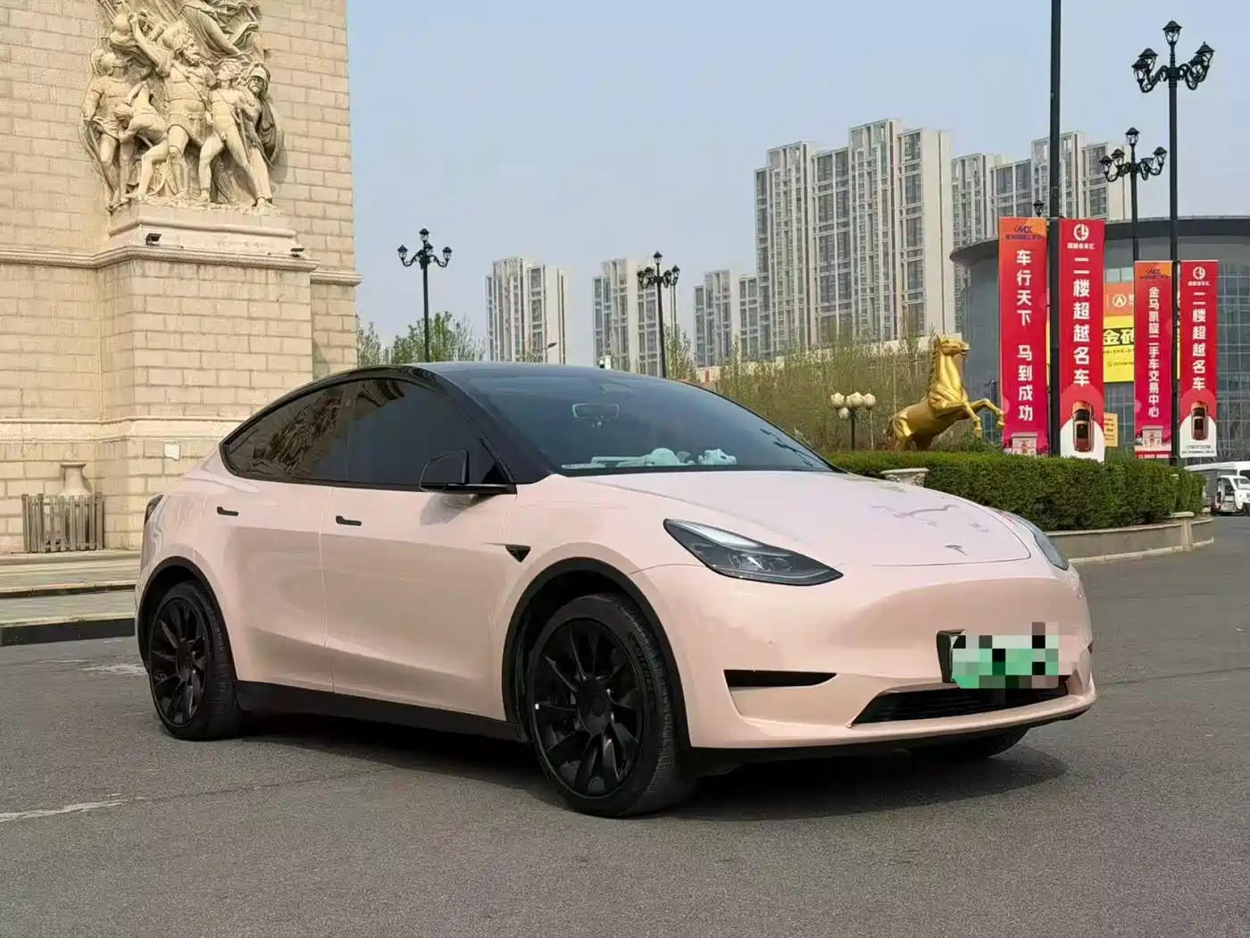 TESLA MODEL Y