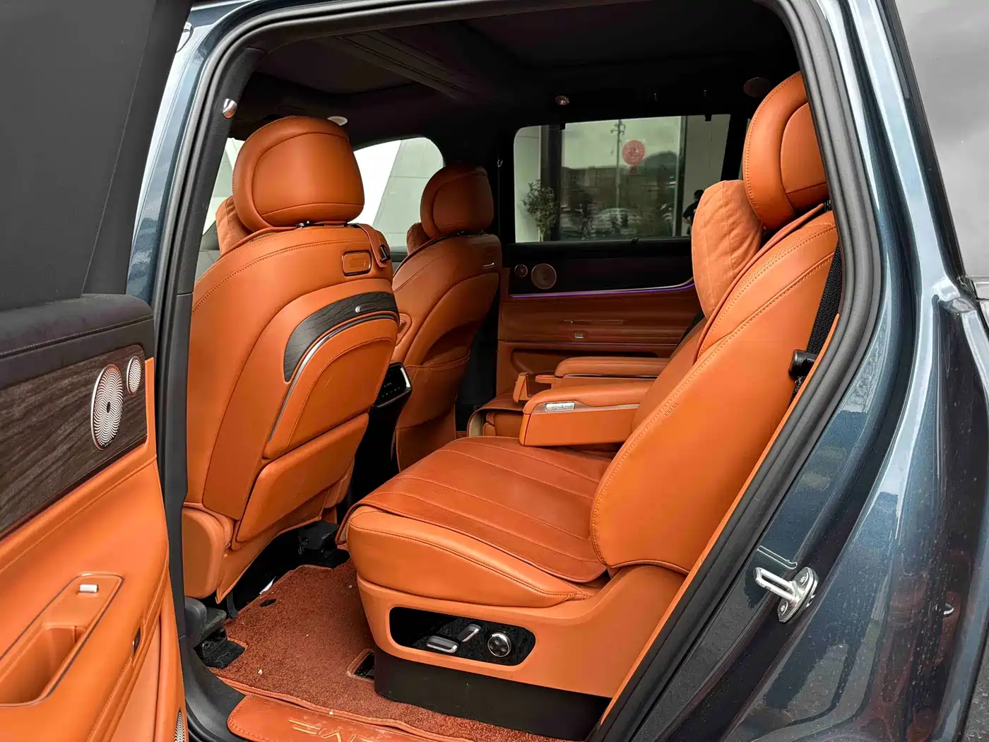 AITO Wenjie AITO M9 2024 Extended Range Ultra 42kWh 6-Seater фото 10
