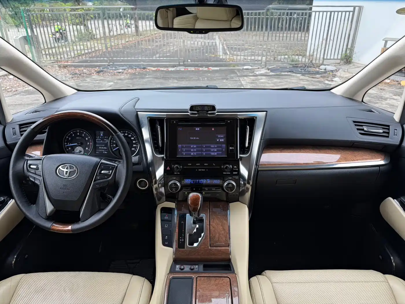 Toyota Alphard 2018 3.5L Premium фото 4