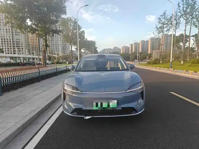Zhijie Luxeed R7 2025