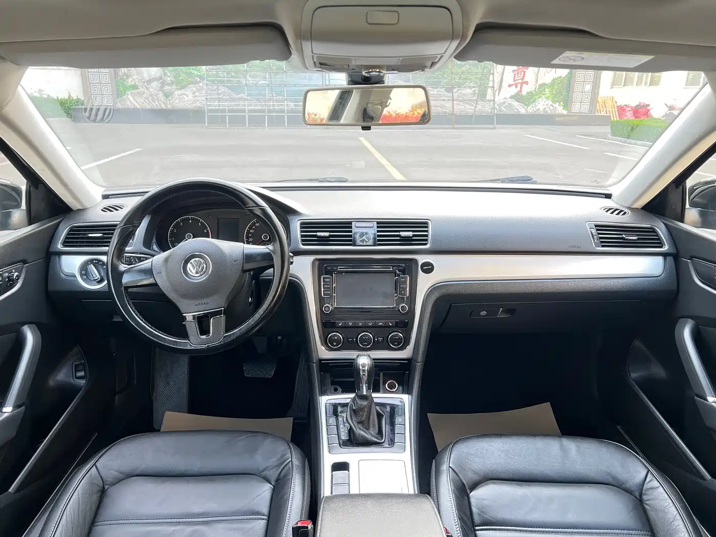 Volkswagen Passat 2015 1.8TSI DSG Prestige Edition фото 9