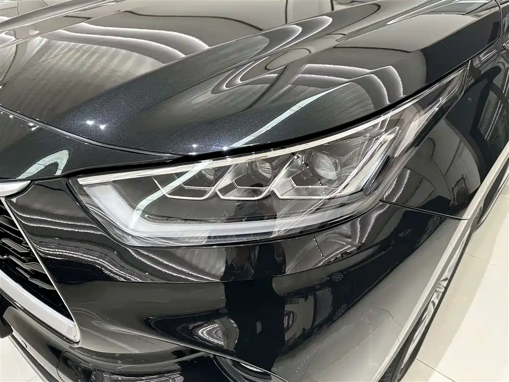 TOYOTA HIGHLANDER