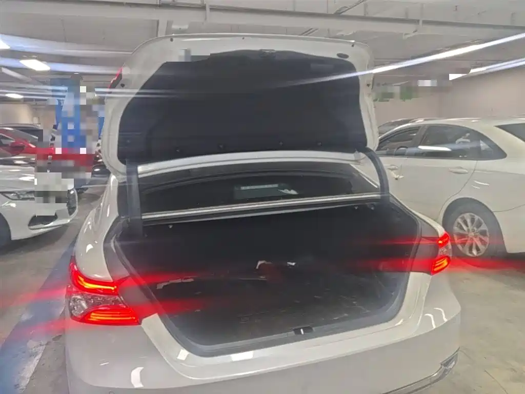 Toyota Camry 2023 2.0G Luxury Edition фото 19