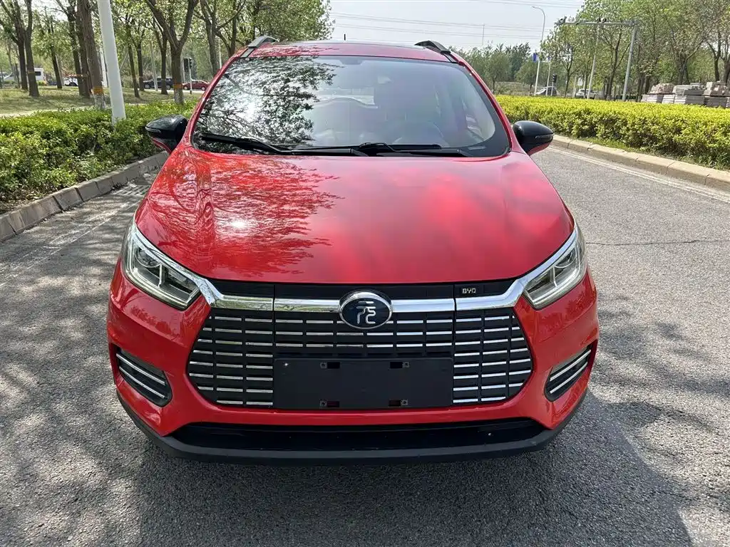 BYD Yuan New Energy 2019 EV360 Smart Connect Premium Edition фото 2