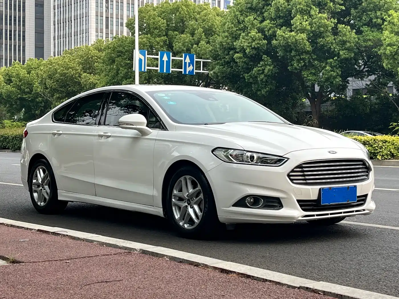FORD MONDEO
