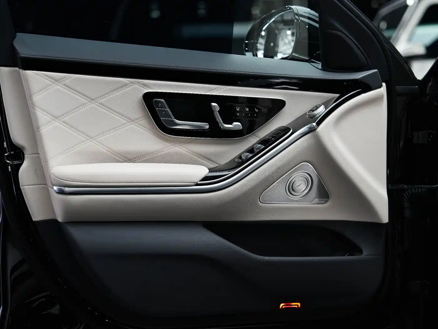 Mercedes-Benz Maybach S-Class 2026 S 480 4MATIC фото 15