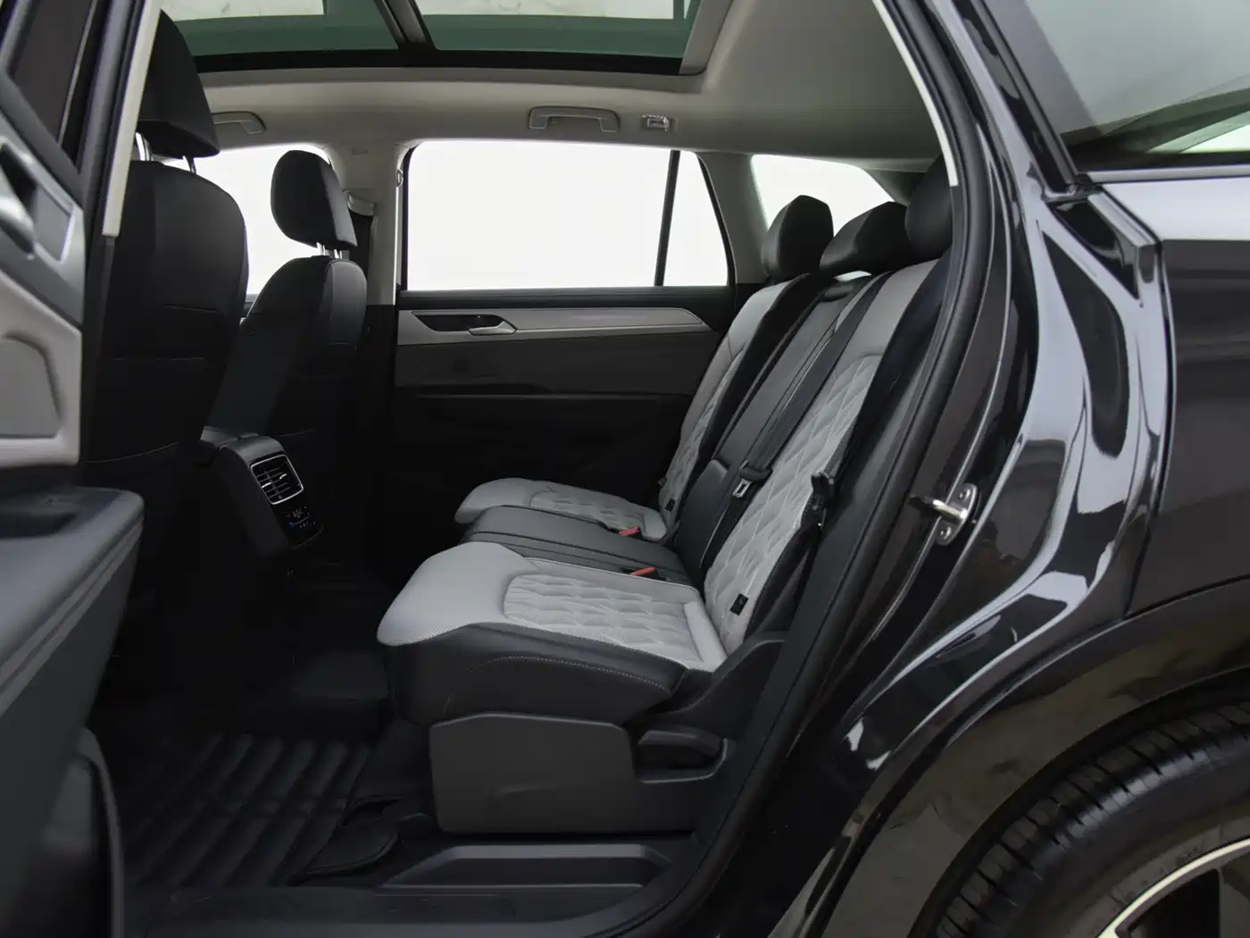 Volkswagen Talagon 2024 380TSI 4WD R-Line Cruise Shared Edition фото 12