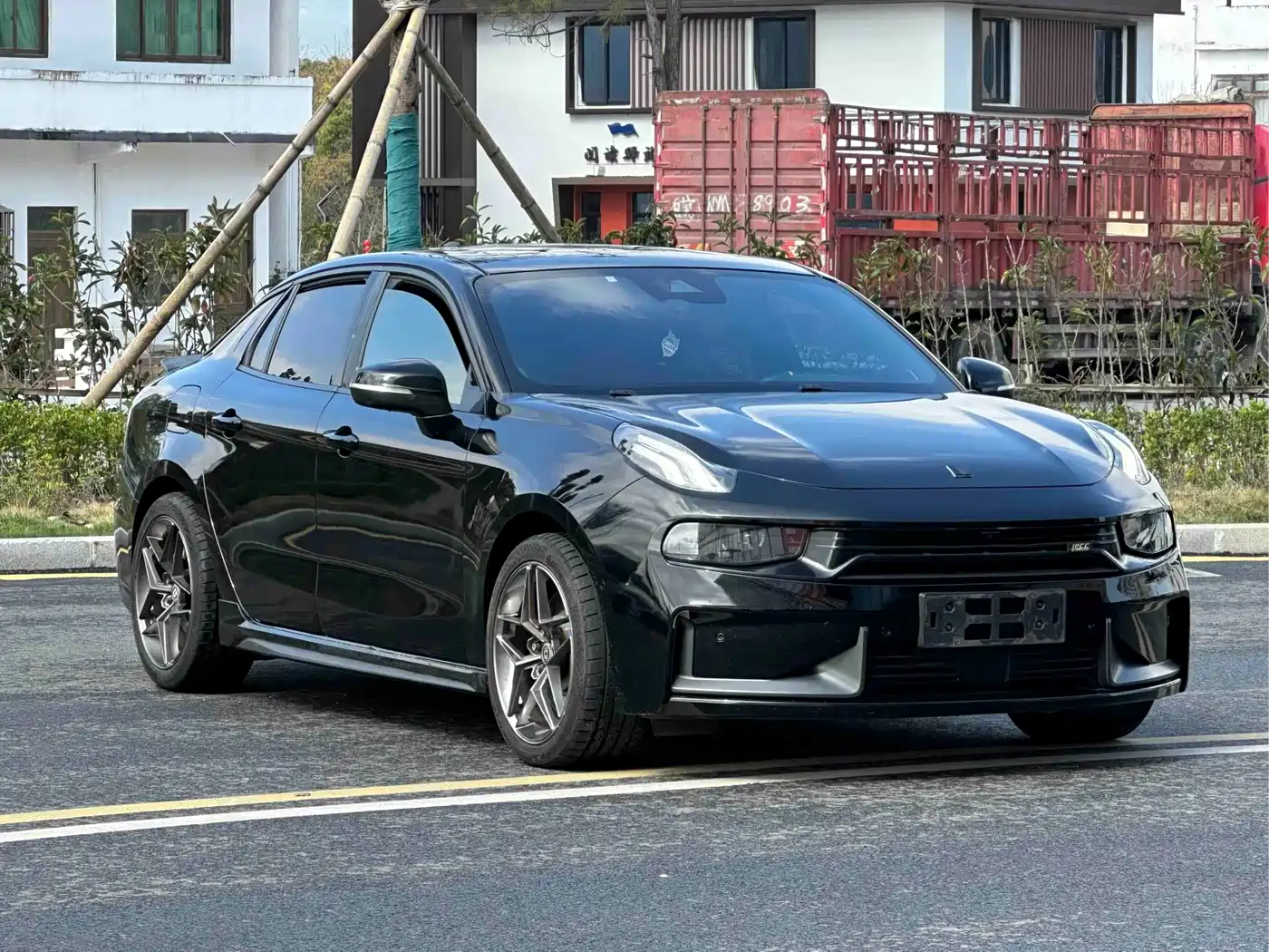 Lynk & Co 03 2022 03+ 2.0TD Auto Wind Rider Edition фото 4