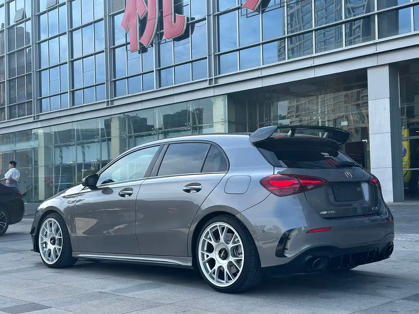 Mercedes-Benz A-Class AMG (Import) 2025 AMG A 35 4MATIC фото 5