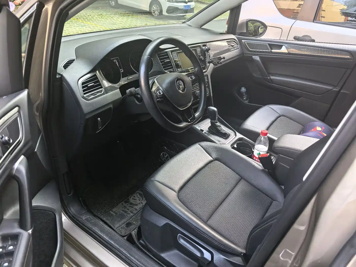 Volkswagen Golf Sportsvan 2018 230TSI Automatic Progressive фото 3