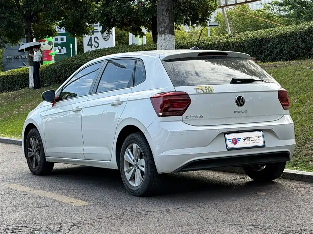 Volkswagen Polo 2021 Plus 1.5L Automatic Panorama Enjoyment Edition фото 4
