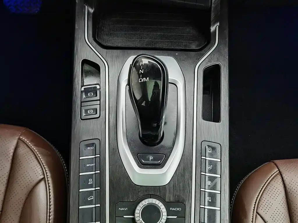 WEI PAI WEI BRAND VV6