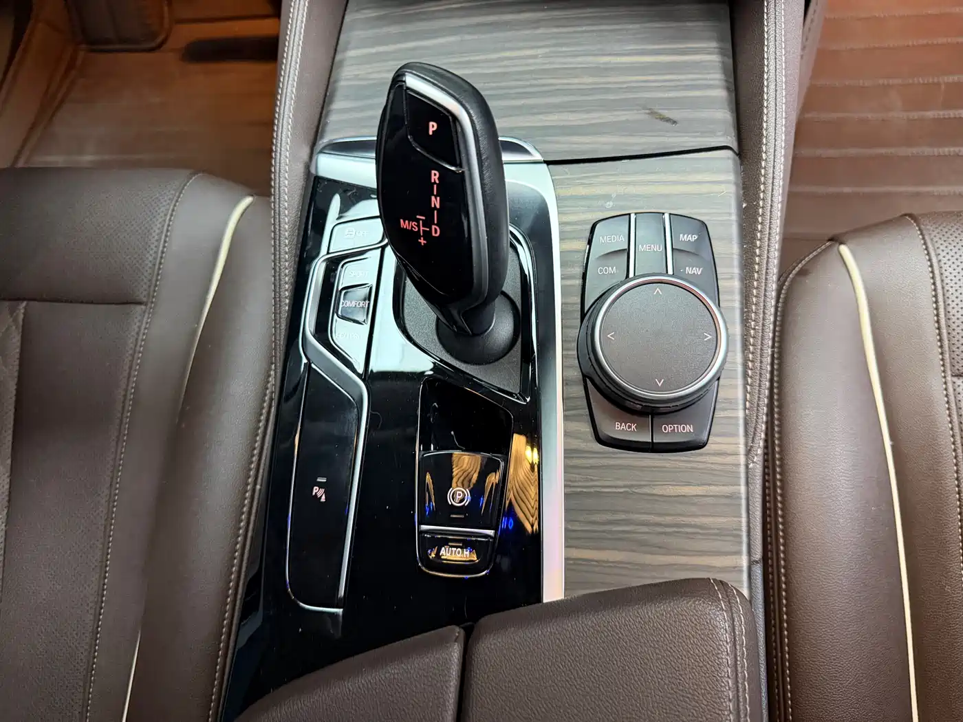 BMW 5 Series 2021 530Li Leading M Sport Package фото 15