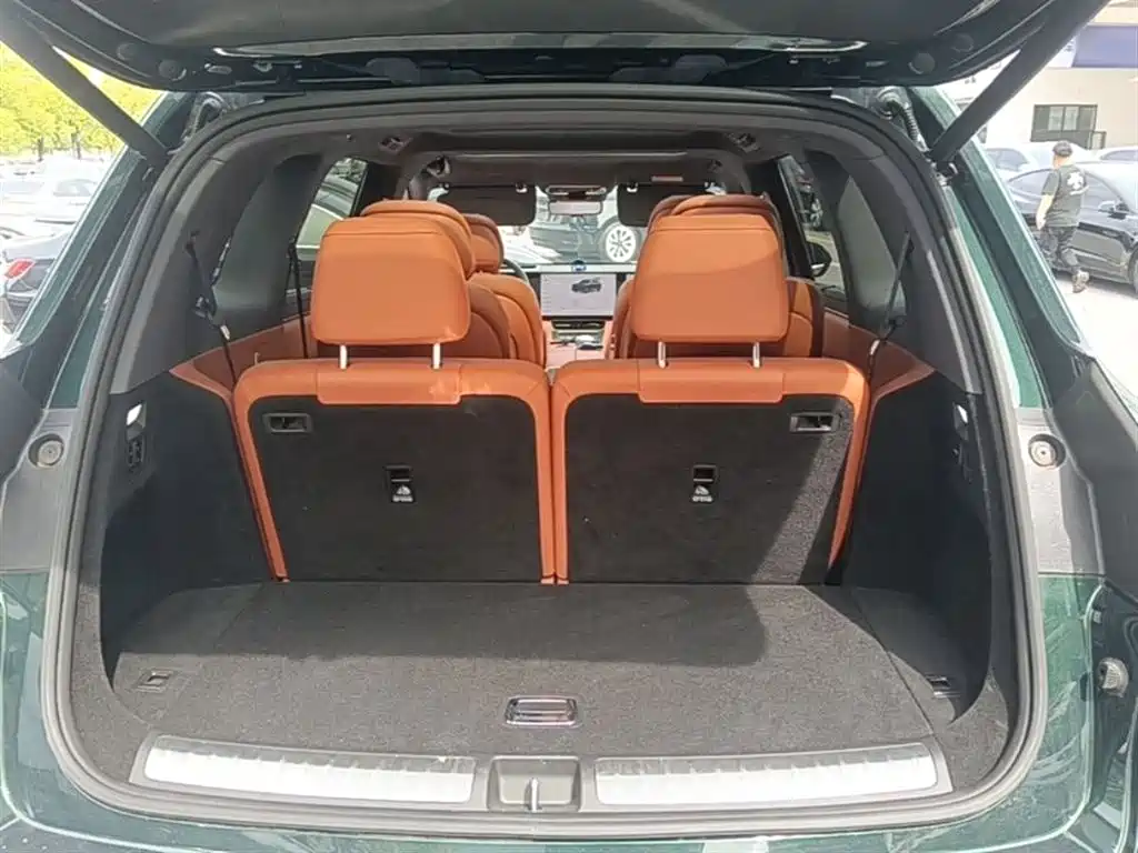 AITO Wenjie AITO M8 2025 Range Extender Max+ Edition 53.4kWh 5-seater фото 19
