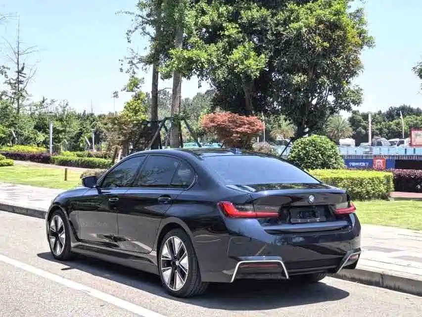 BMW i3 2025 eDrive 40 L Shadow Night Sport Package фото 4