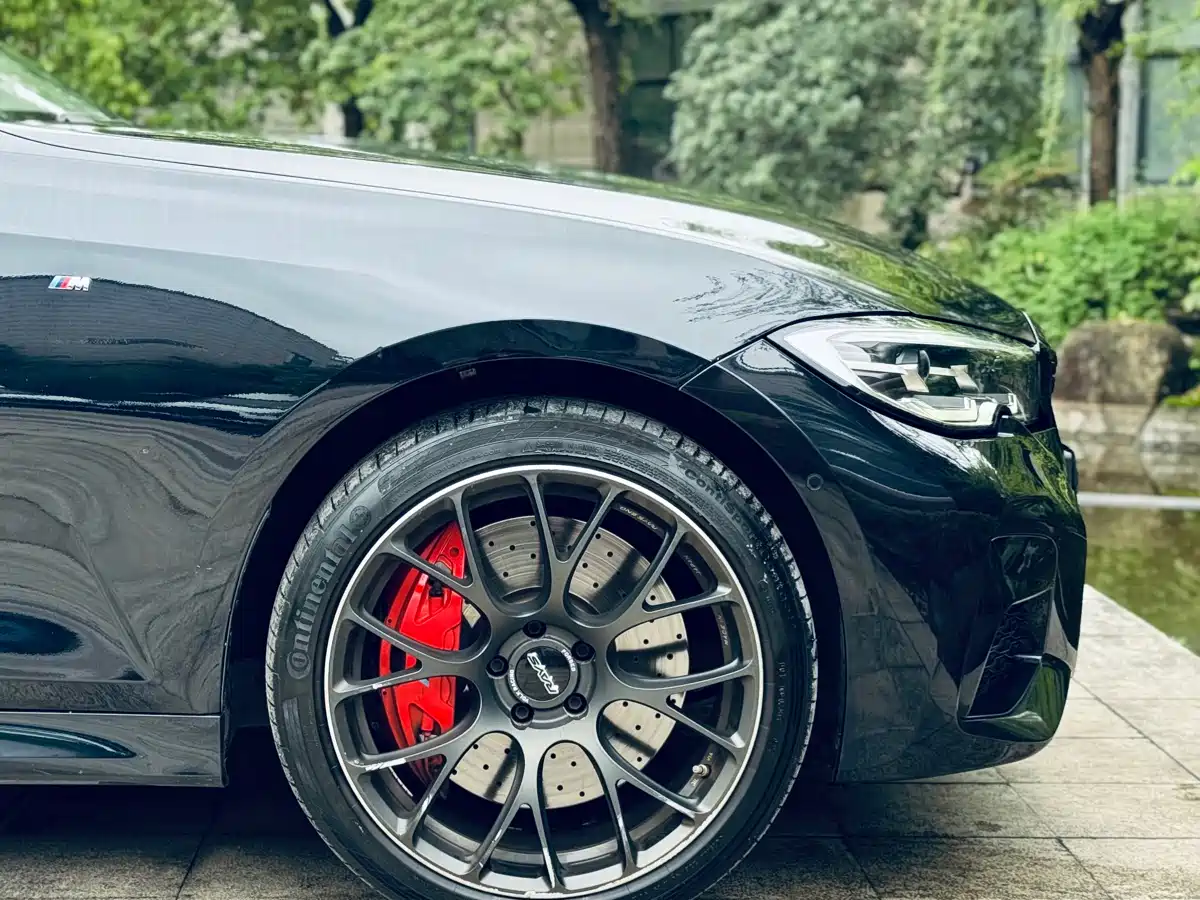 BMW 3 Series 2021 330Li xDrive M Sport Night Edition фото 16
