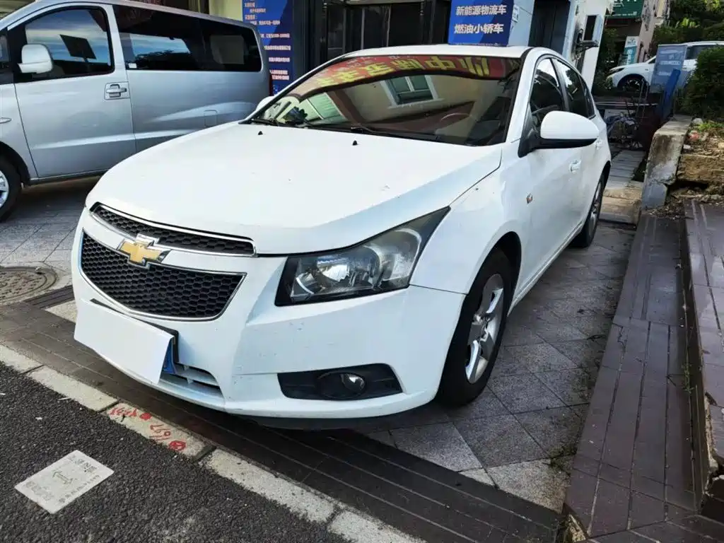 Chevrolet Cruze 2013 Hatchback 1.6L Automatic Luxury