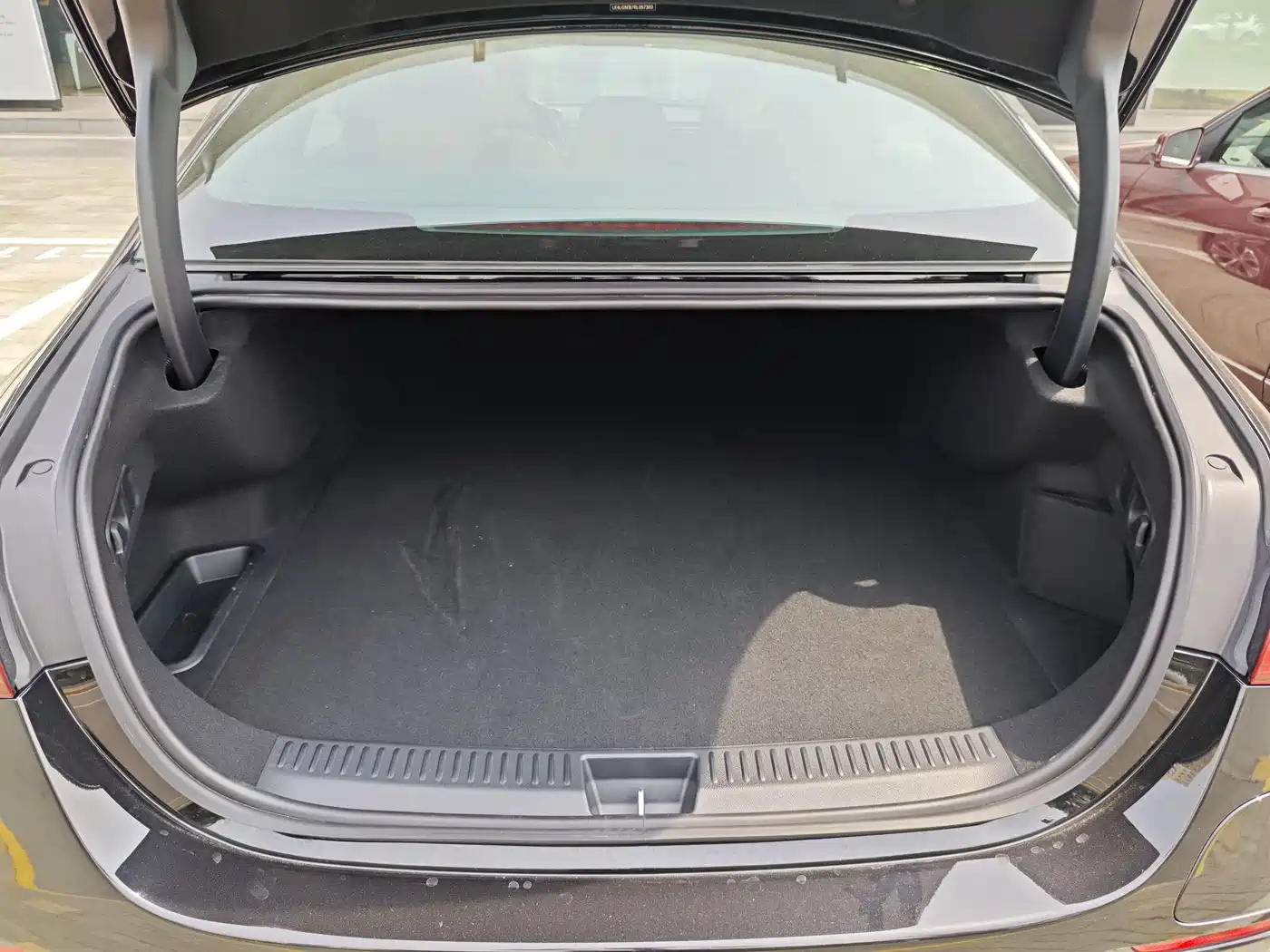 Mercedes-Benz E-Class New Energy 2024 E 350 e L Plug-in Hybrid Sedan фото 9
