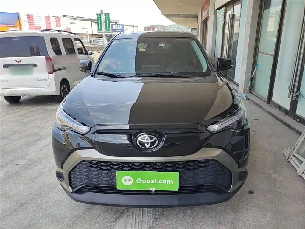 Toyota Frontlander 2022 2.0L CVT Luxury Edition фото 3