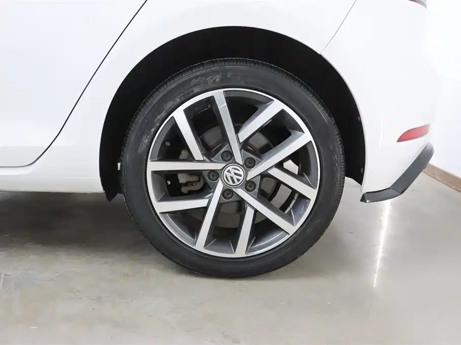 Volkswagen Golf 2019 280TSI DSG Luxury (China V) фото 33