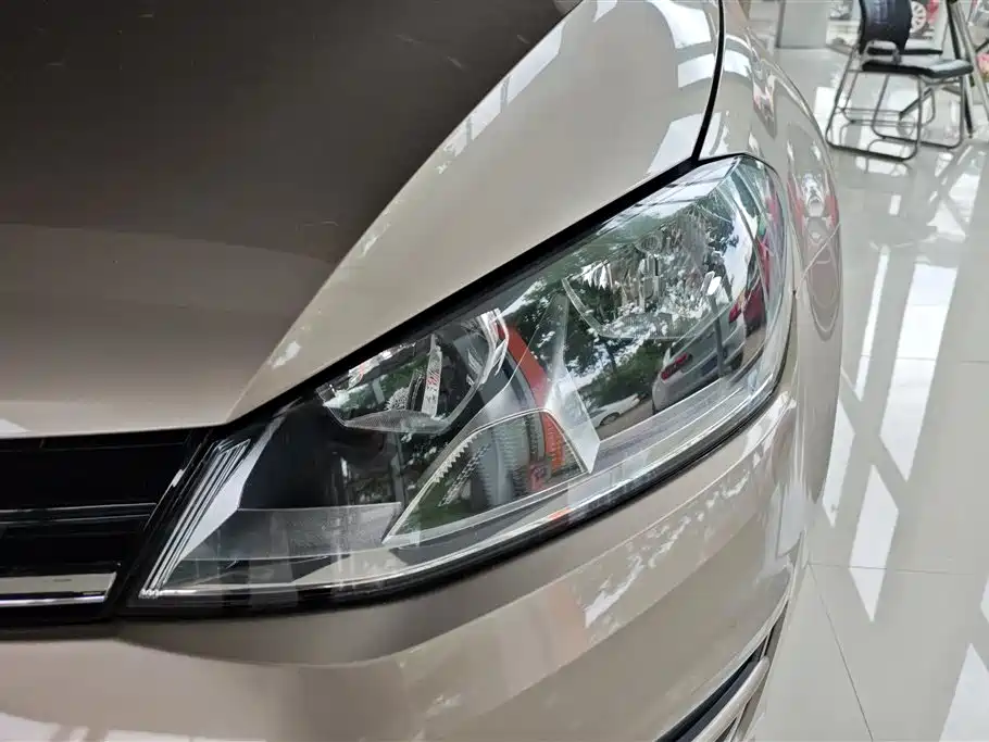 Volkswagen Golf 2016 1.6L Automatic Comfort фото 5