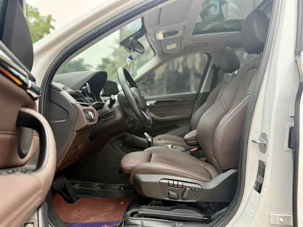 BMW X1 2020 sDrive25Li Leading Model фото 4