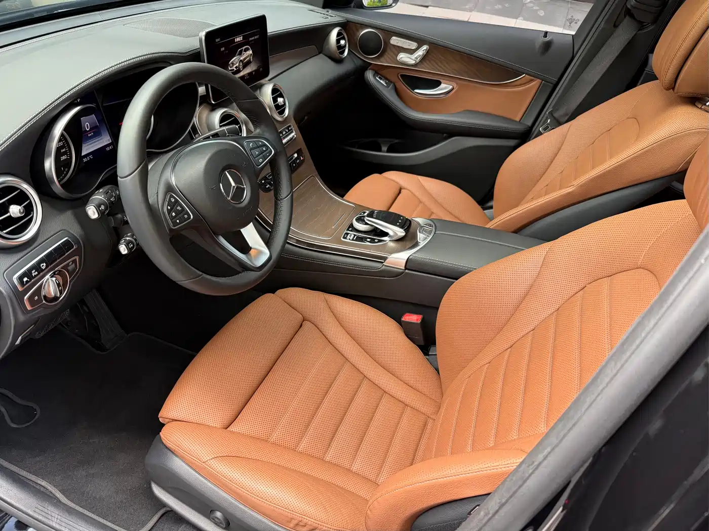 Mercedes-Benz GLC 2016 GLC 300 4MATIC Luxury фото 12