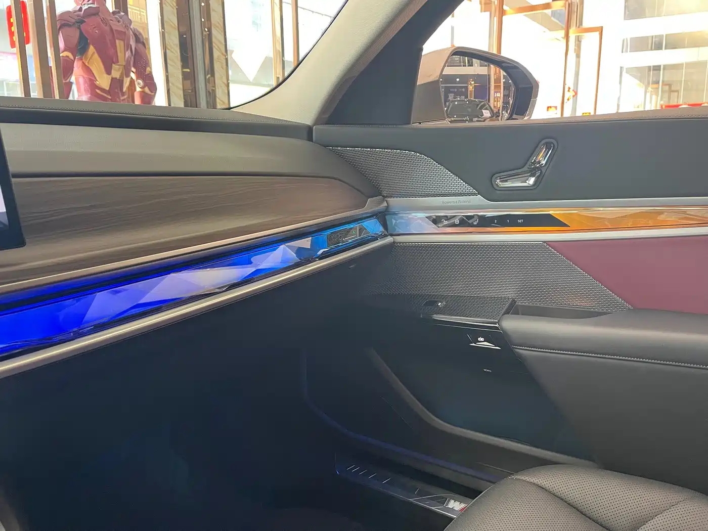 BMW 7 Series 2023 Model 735Li M Sport Package фото 17