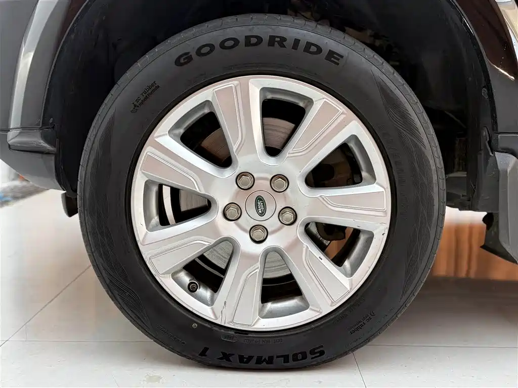 Land Rover Discovery 2015 3.0 SDV6 HSE Diesel фото 18